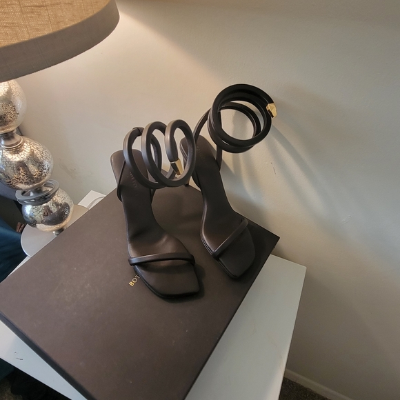 Shoe - Picture 1 of 6